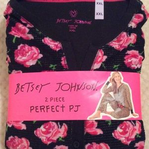 Betsey Johnson 2 Piece Perfect Pajama Set